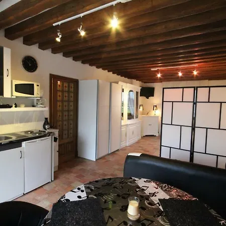 Les Hibiscus Дом отдыха Онфлёр